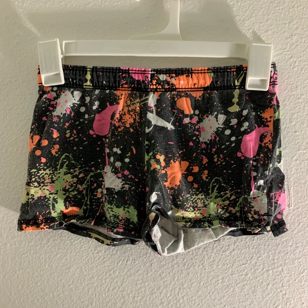 Lightly worn. No staining. Comfy soft shorts.